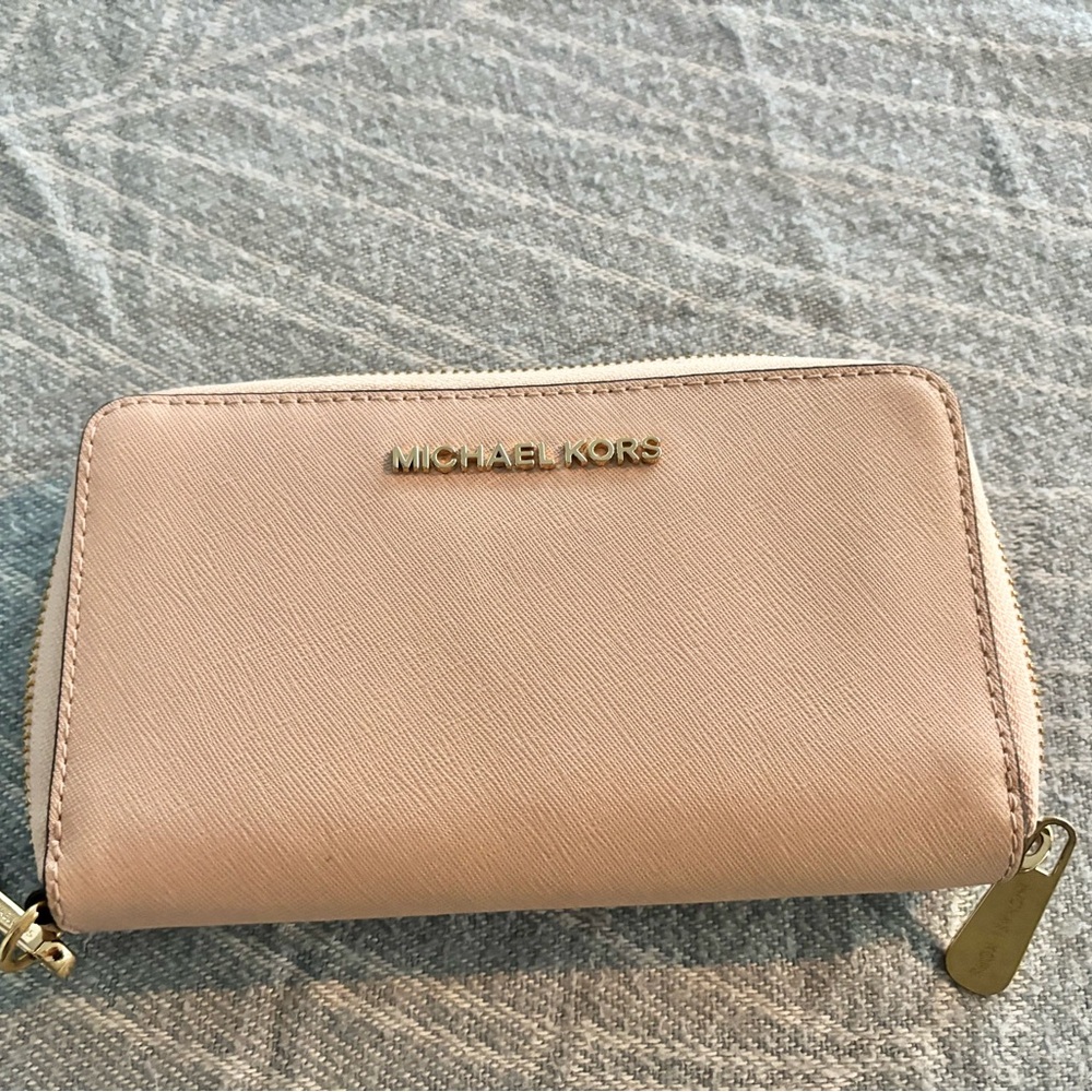 Michael Kors Blush Pink Zip Wallet